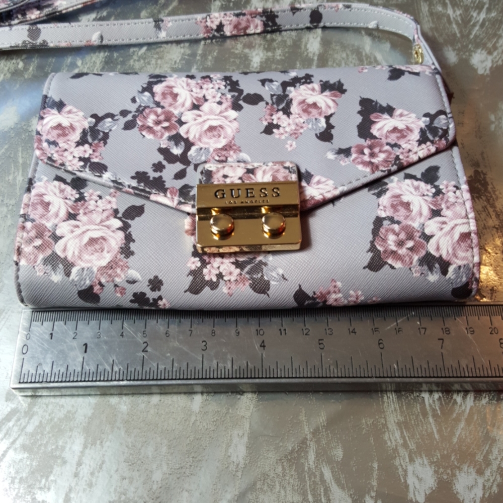 GUESS purple floral clutch/crossbody - Picture 8 of 9